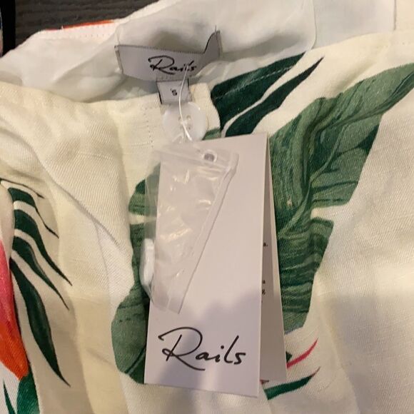 Rails Winnie Linen-Blend Tank in Beige - Picture 5 of 6